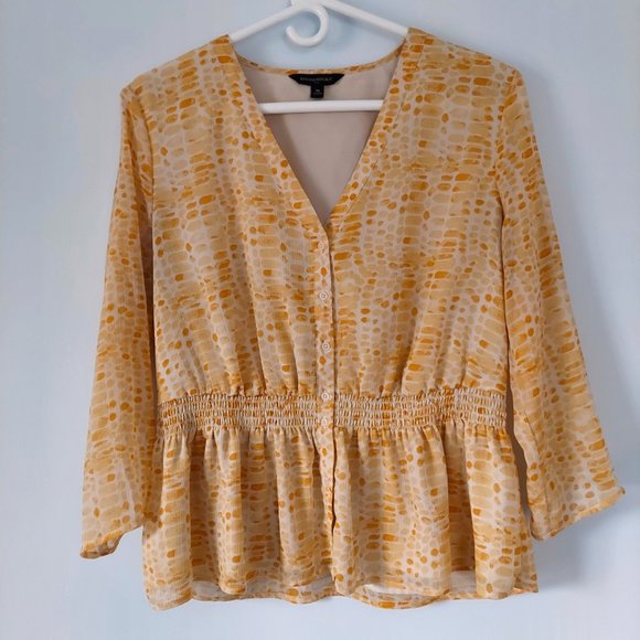 Banana Republic Yellow Patterned V-Neck Ruffle Hem Button Front Blouse - Picture 2 of 7